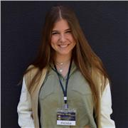 Chica de 17 años con grandes capacidades de dibujo para enseñar con un buen trato con los más pequeños